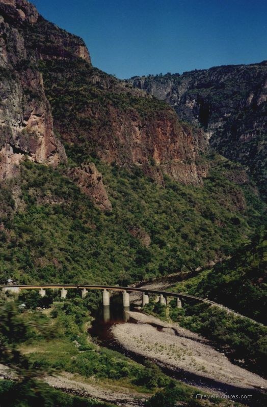Copper canyon bridge railway